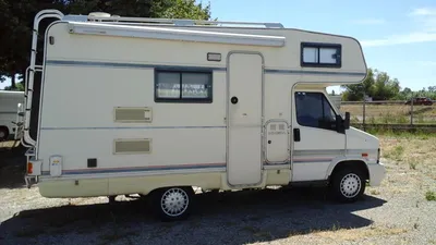 camping car capucine burstner A560 près d'aix en provence