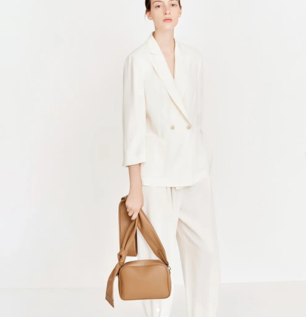 La collection Fabiana Filippi c'est une manière d'être, et la sienne est sobre et raffiné.
