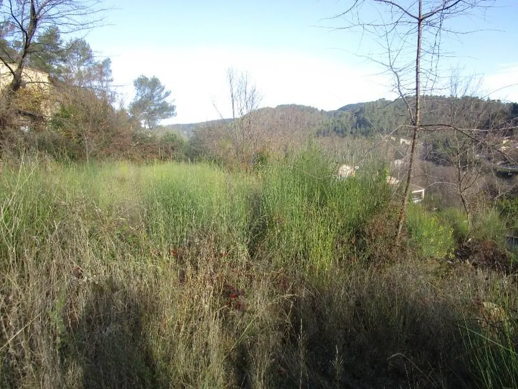 VENDU! Terrain de 2102 m² - SOLLIES-TOUCAS