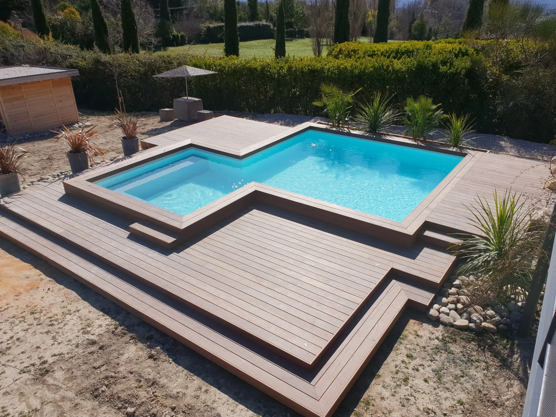Tour de piscine en cumaru à Aix En Provence