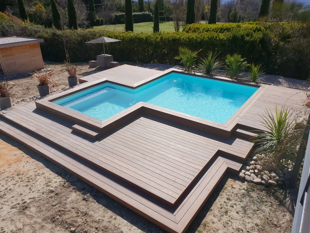 Tour de piscine en cumaru à Aix En Provence