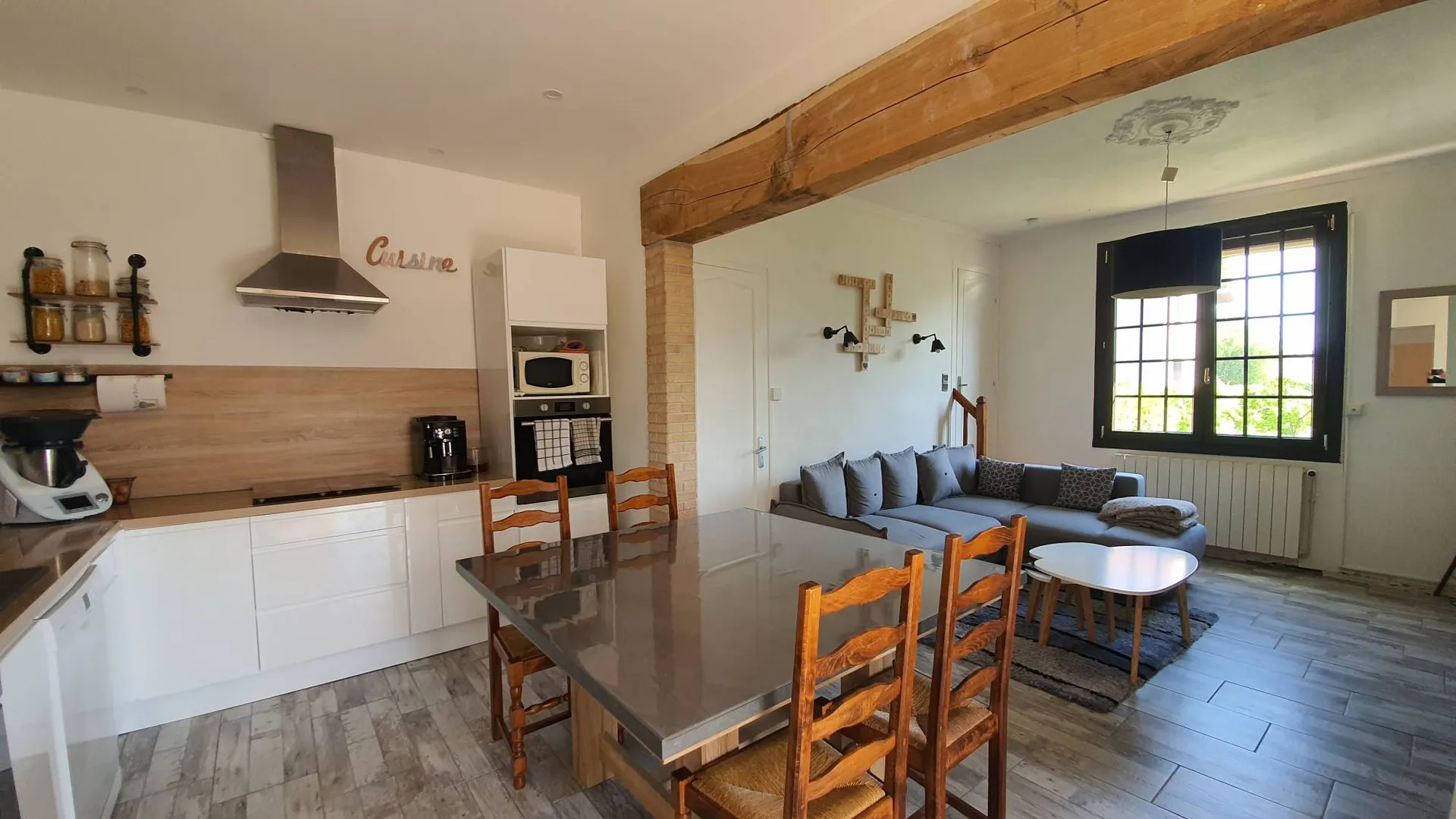 A vendre Maison avec jardin, 3 chambres, à 10 minutes de Dieppe 76200 et de la mer.