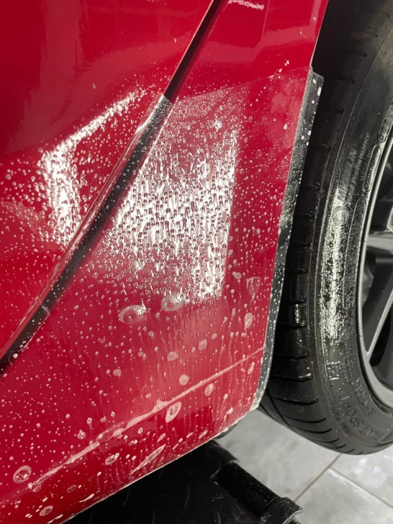 Pose d’un film de protection Ppf Xpel sur Tesla Model 3 à Antibes dans les Alpes-Maritimes.