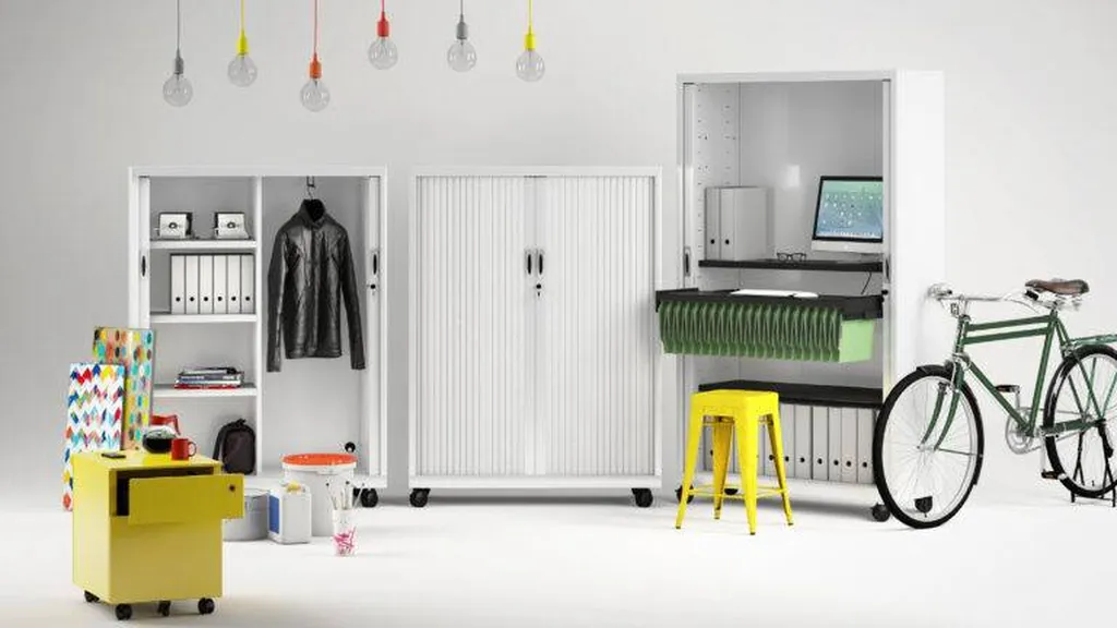 Armoires métalliques à rideaux à Paris