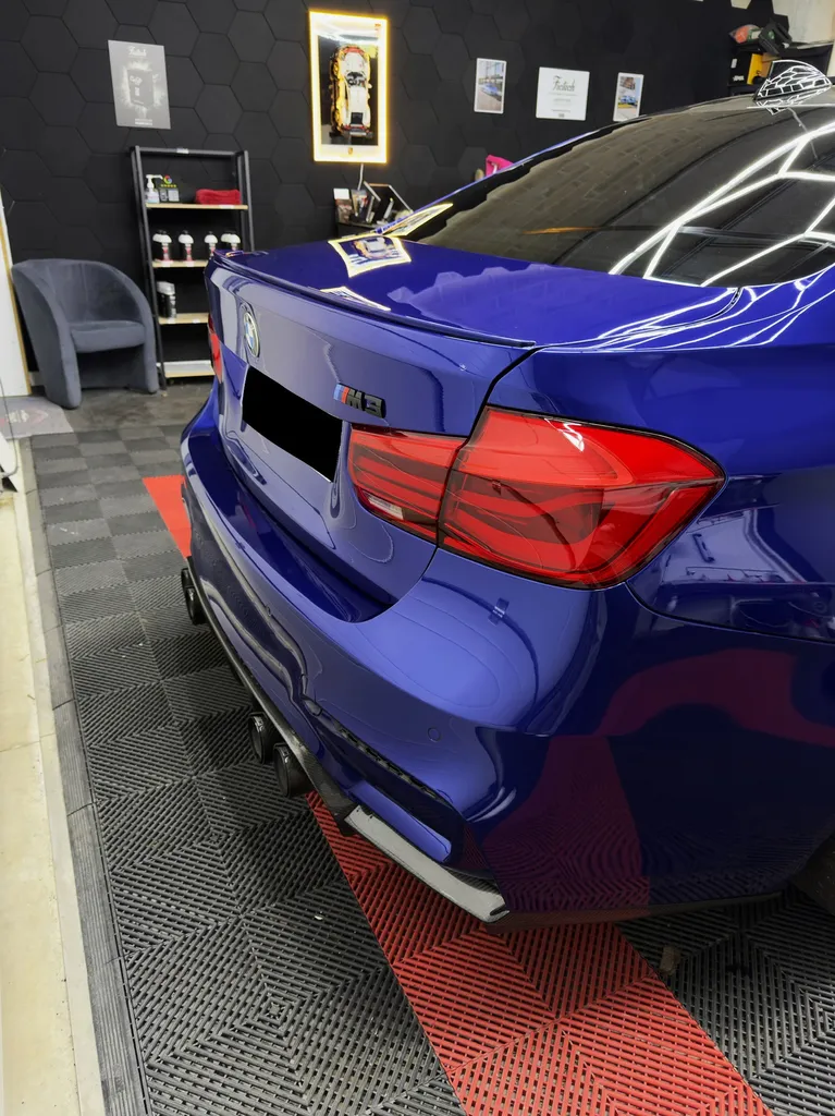 Polissage & Lustrage sur cette BMW M3 San Marino Blue préparation extérieure complète correction défauts carrosserie secteur Serris Marne-la-Vallée Seine-et-Marne