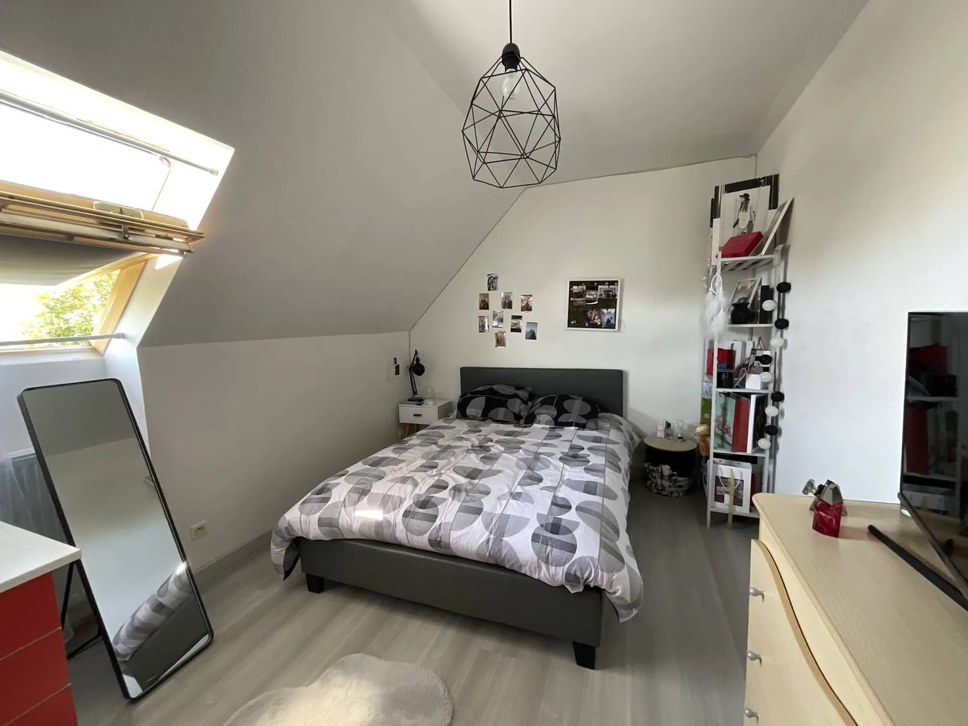 A vendre maison au confort actuel, lumineuse, au calme, située à deux pas des écoles et du golf de Dieppe.