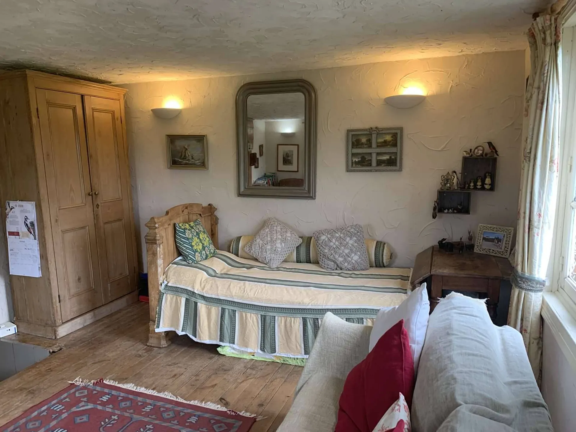 A acquérir Région VIMOUTIERS 61120, domaine de plus de 5 hectares avec demeures et dépendances agricoles.