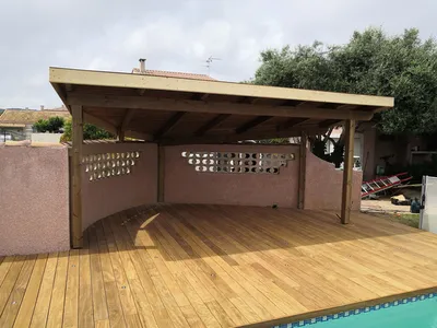 Pergola avec terrasse contour de piscine a frontignan a coter de Sète 