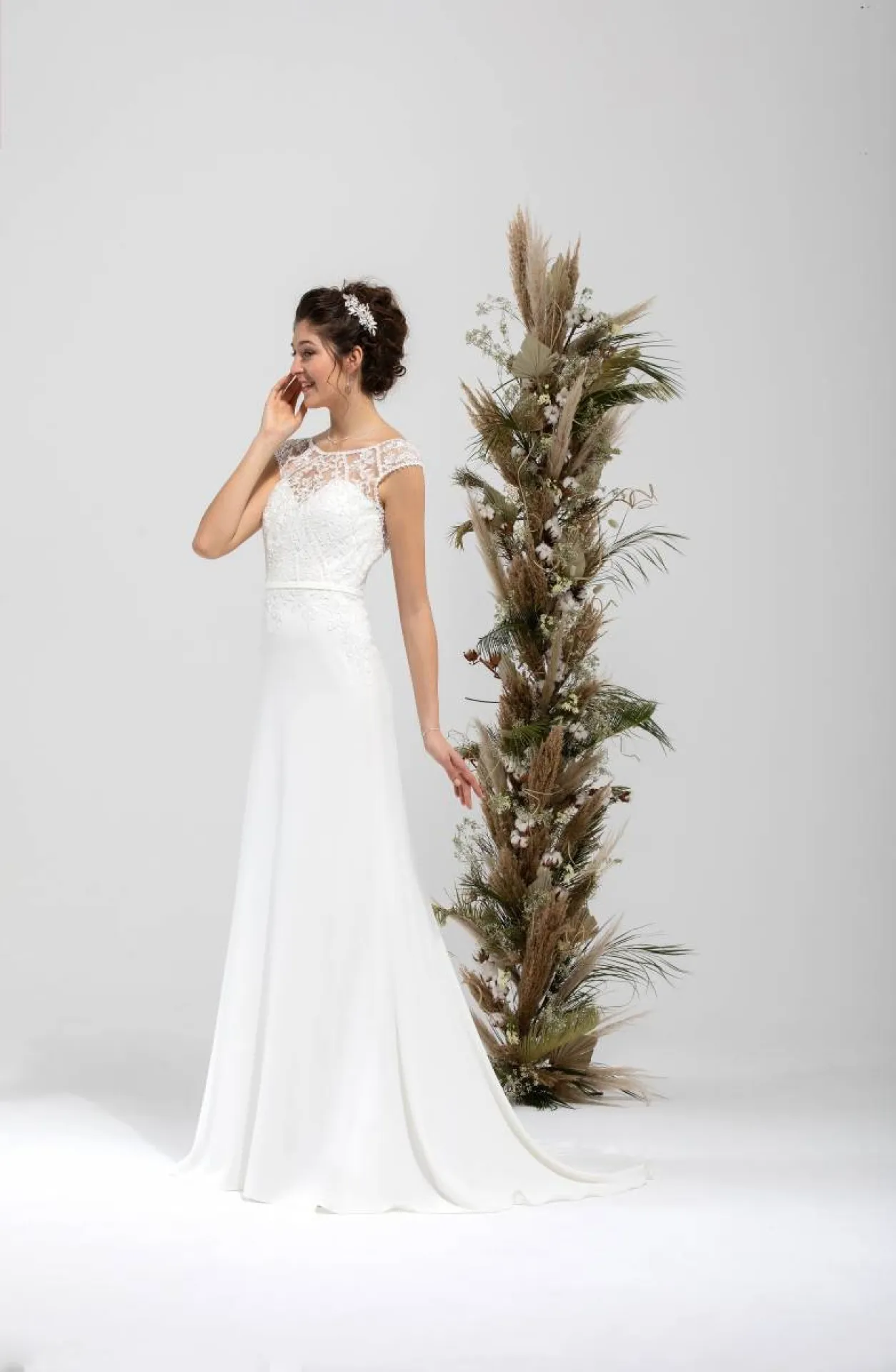 ROBE DROITE FOURREAU FLUIDE CHAMPÊTRE ET BOHÈME SAFRAN EGLANTINE 2020 .