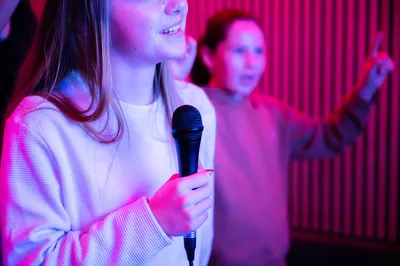 KARAOKE