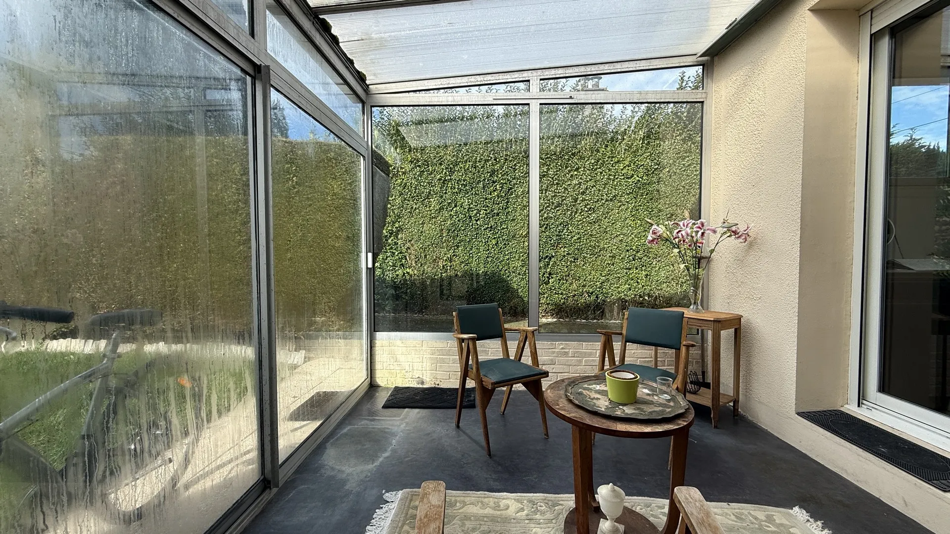 À l’étage, cette maison à vendre proche centre Dieppe dispose de deux chambres, dont une avec accès aux combles.
