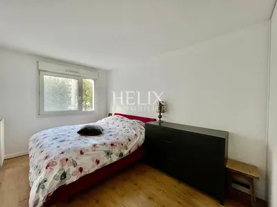 Appartement  Soigné au calme avec balcon sur  parc des impressionnistes et proche RER