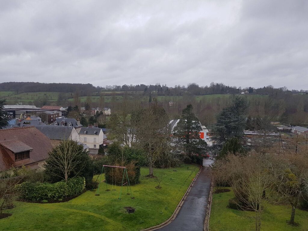 A acquérir maison de ville à deux pas des commerces LISIEUX 14