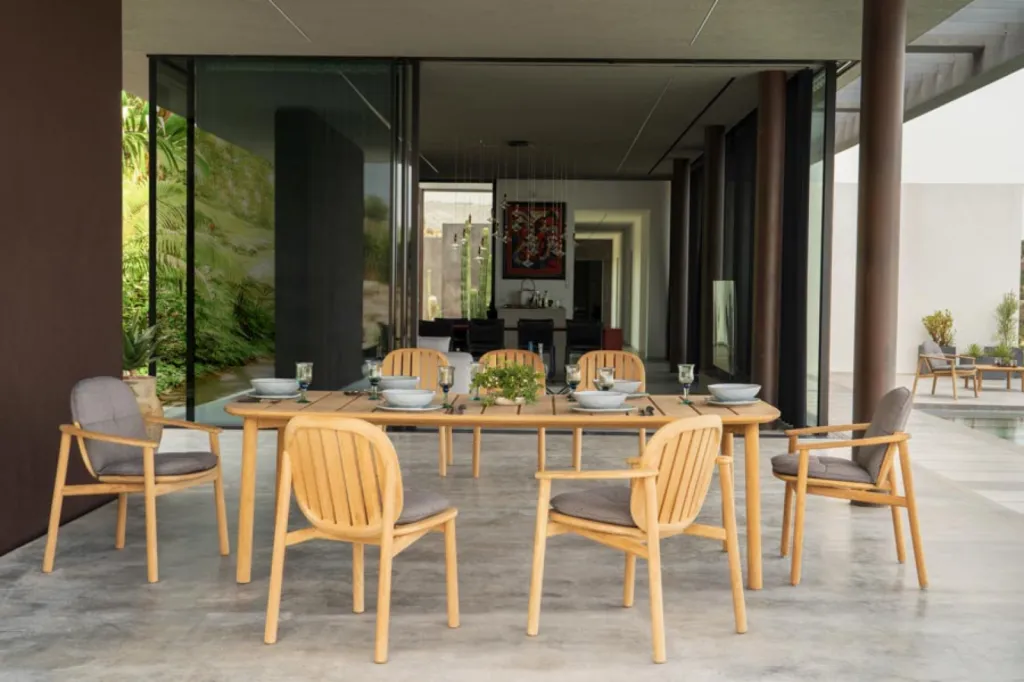 La table et chaise de jardin en bois