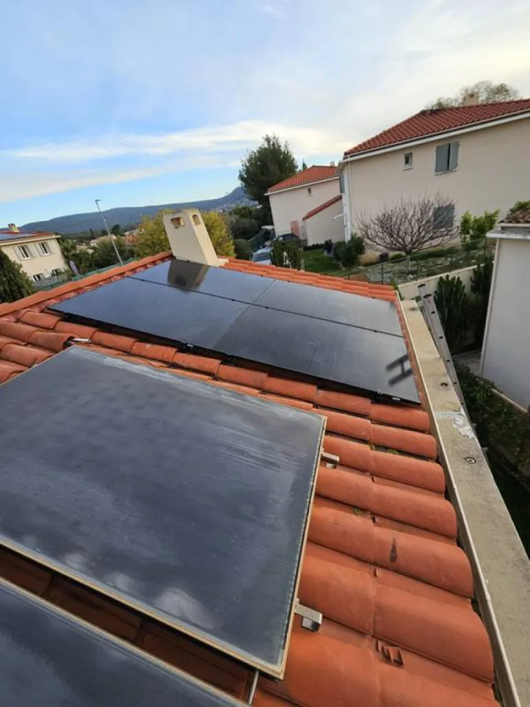 Structure ESDEC pour panneaux solaires à La Ciotat