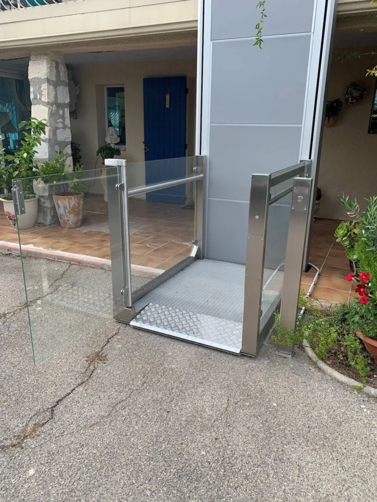 Solution PMR pour accessibilité d'un escalier à Manosque