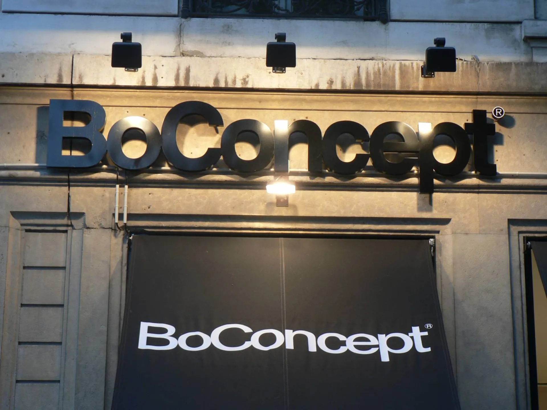 Enseigne Lettres relief bo concept à lyon boutique