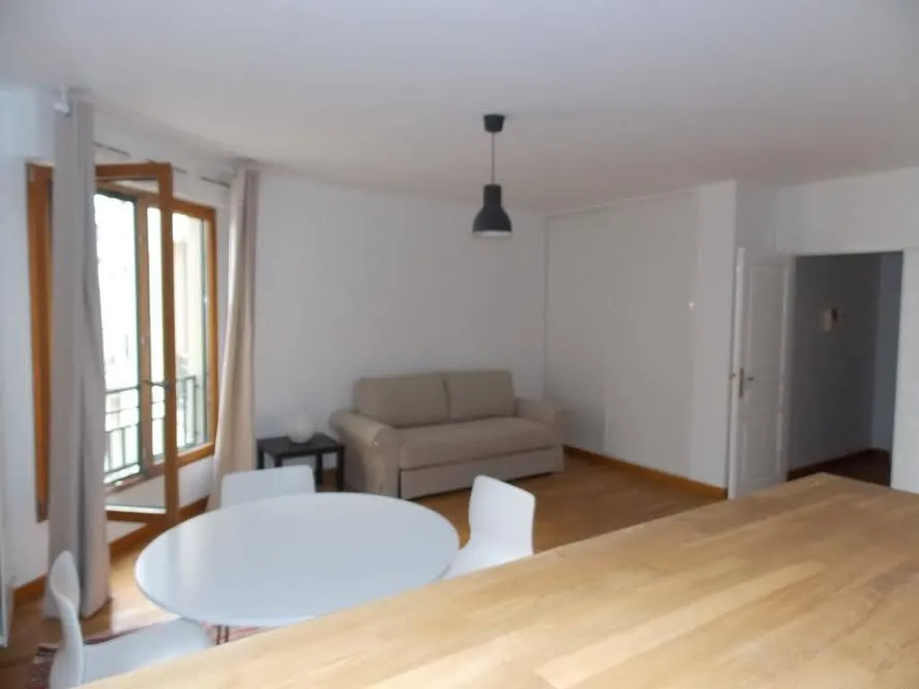 Location studio en excellent état et au calme