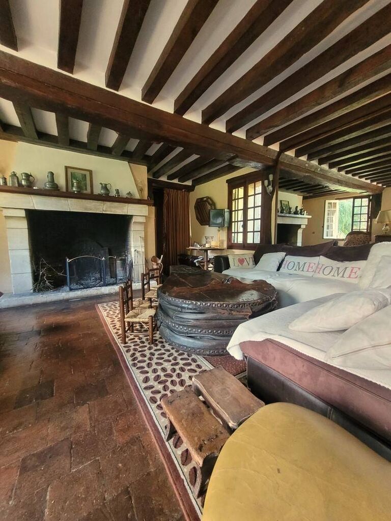 Belle Chaumière Normande sur 8 700 m² de terrain