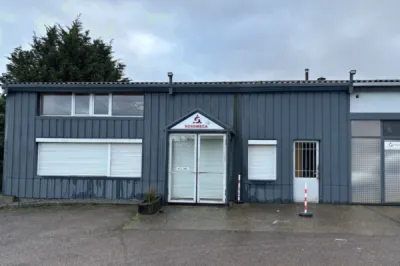 SAINT ROMAIN DE COLBOSC - LOCAUX D'ACTIVITES DE 1 250 m²