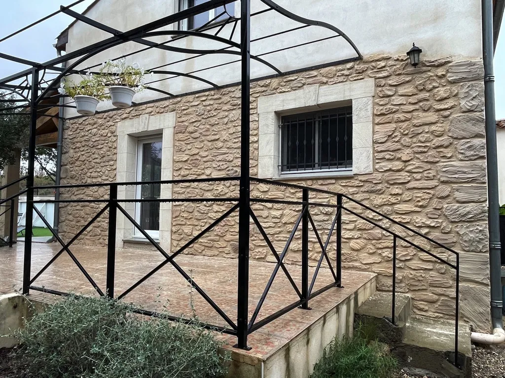 Ravalement de façade en Pierre d’une terrasse à Corneilhan proche de Béziers
