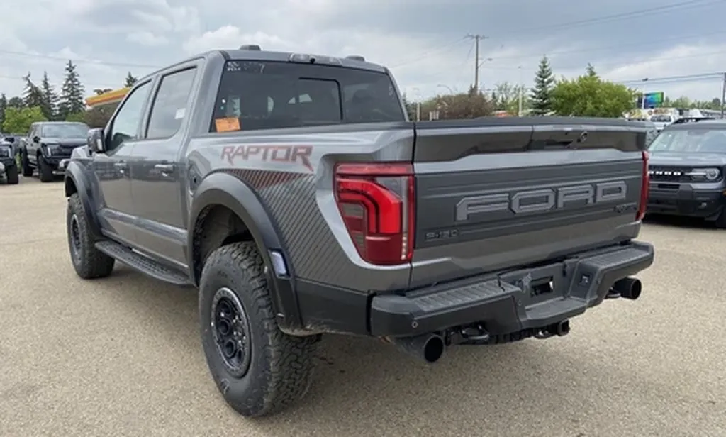 Ford Raptor standard V6 bi-turbo en import Canada avec homologation France