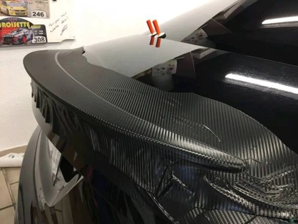 Réalisation covering des éléments en Carbonne d'une Mercedes CLA à Grasse 06