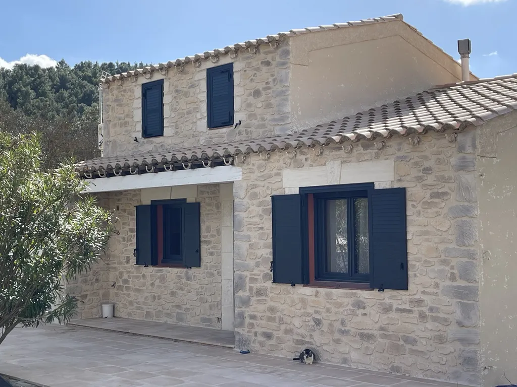 Rénovation et Finition Pierre taillée sur la maison et ses annexes à Villesèque des Corbières proche de Narbonne 