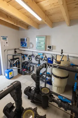 Traitement de l'eau de piscine à Uzès proche Saint-Quentin-la-Poterie