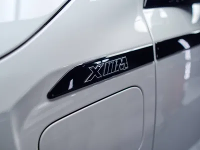 Gloss Obsession a appliqué un film de protection PPF XPEL sur toute la carrosserie de cette BMW XM pour garantir une finition haut de gamme et durable.
