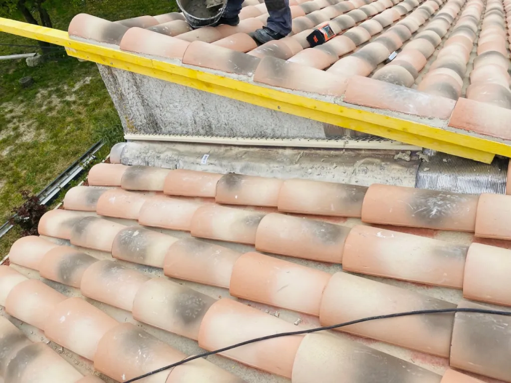 Changement d’une toiture de type PST Canal sur Martigues