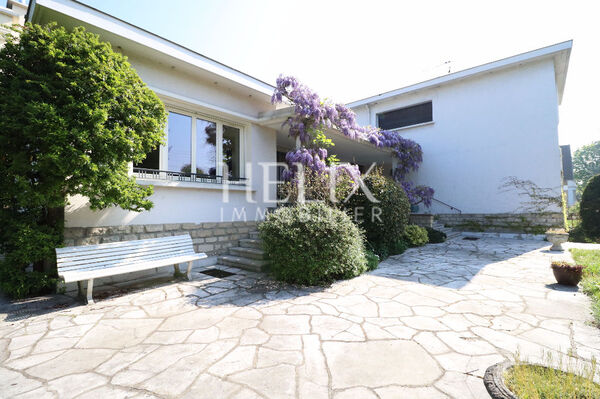 Maison Chatou 8 pièce(s) 283 m2