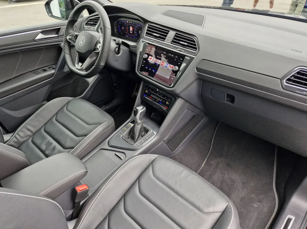 VOLKSWAGEN TIGUAN II 2.0 TDI 150 R-LINE EXCLUSIVE DSG7 OCCASION ATTELAGE ESCAMOTABLE /  HARMAN KARDON / TOIT OUVRANT / CUIR / CAMERA 360°/ FULL CUIR PRES DE TOULOUSE A PLAISANCE DU TOUCH EN OCCITANIE