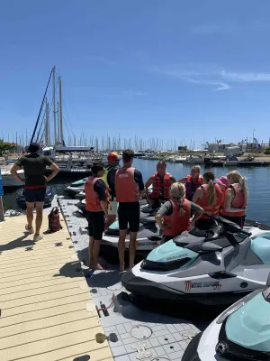 Sortie encadrée en jetski Sea-Doo sans permis au Cap d’Agde : une activité accessible à tous dès 16 ans.
