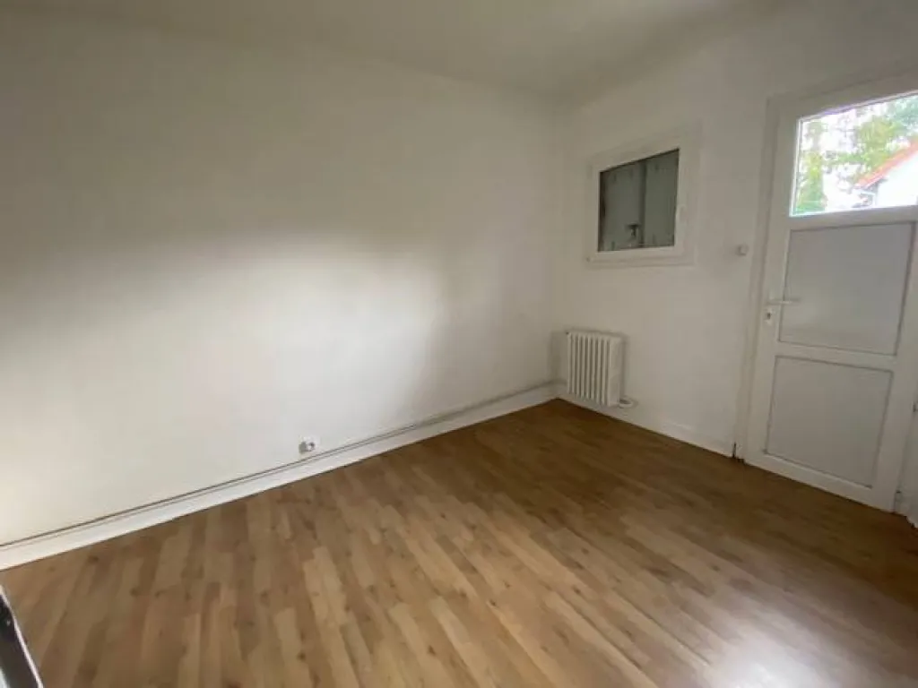 A acheter maison plain pied de 79m² sur 600m² de terrain avec garage sur la commune e Saint Aubin Les Elbeuf 76410
