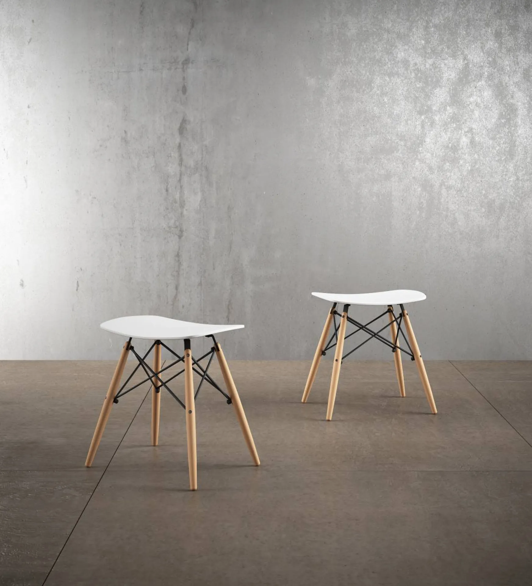 Tabouret contemporain de qualité de fabrication italienne proposés en magasin spécialisé près de La Cadière d'Azur dans le Var
