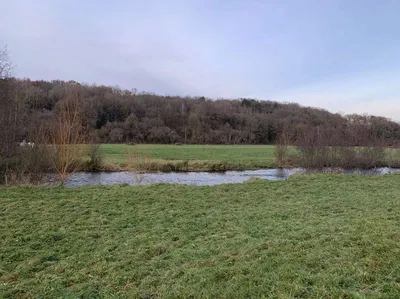 Région de BROGLIE (27270) Dans la vallée de La Charentonne : Terrain agricole sur 13 ha en nature d'herbage