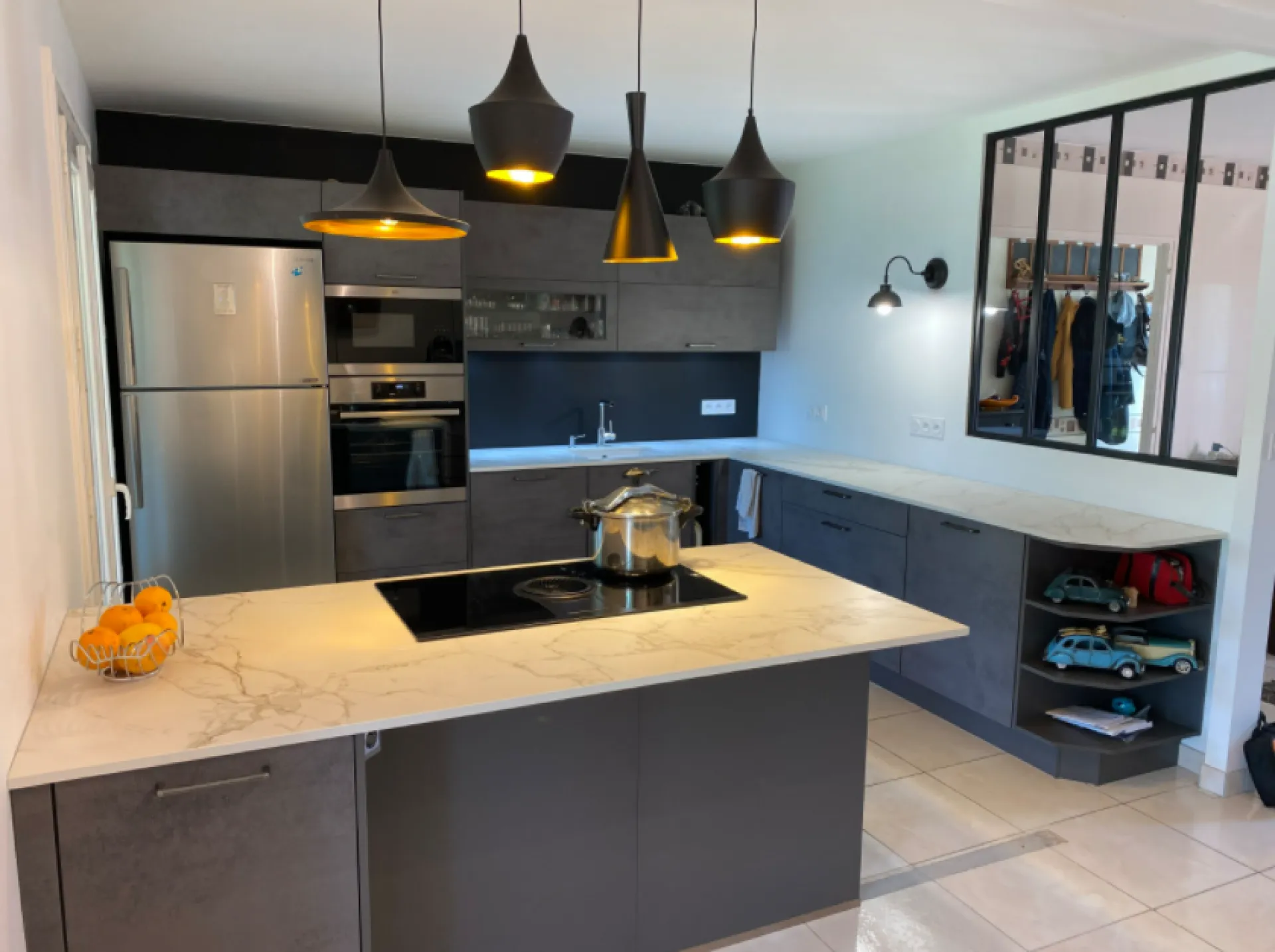 Réalisation sur-mesure d'un espace cuisine ouvert