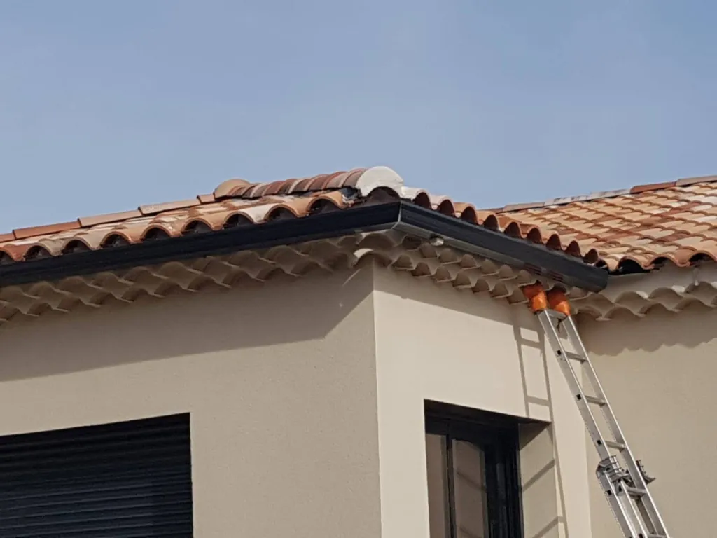 Trouver un fabriquant de gouttières en aluminium sur maison neuve dans le Vaucluse