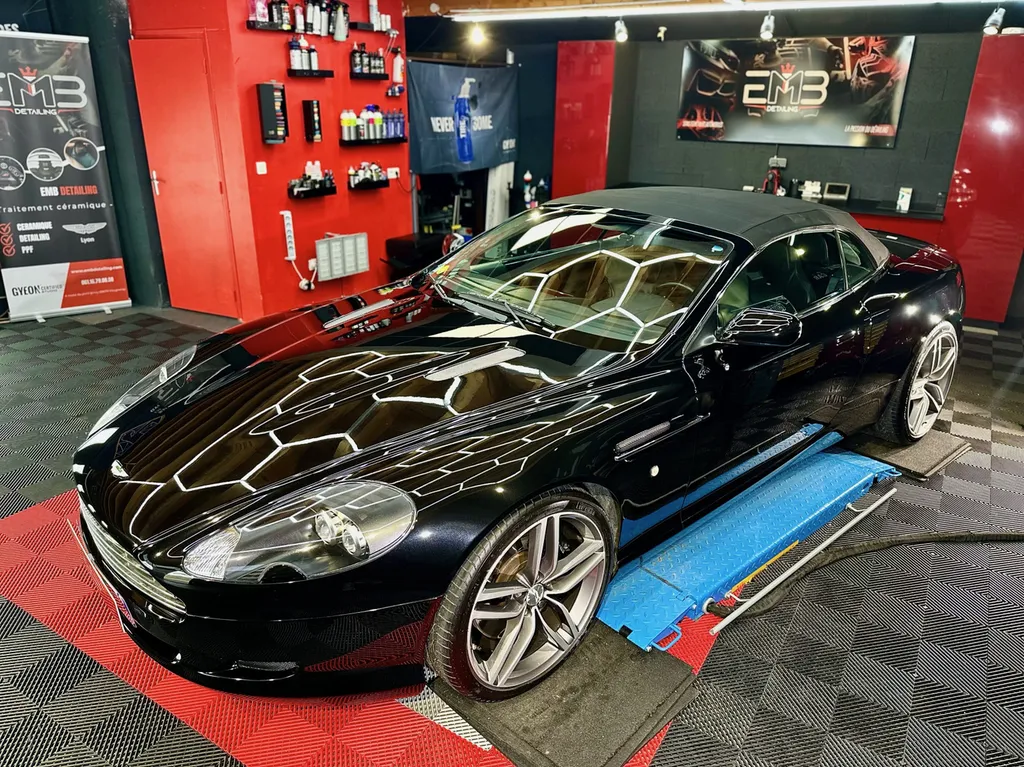 rénovation carrosserie protection PPF traitement céramique lyon Aston Martin DB9 Volante 