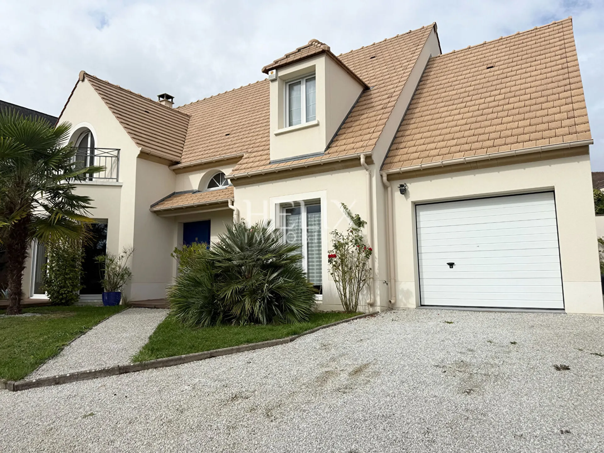 maison avec garage double à aigremont