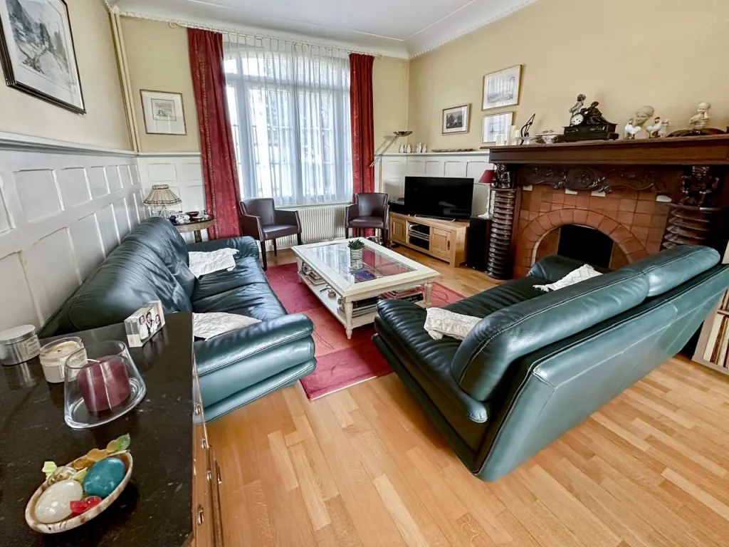 A vendre maison bourgeoise avec jardin sur la commune de ST AUBIN LES ELBEUF 76410