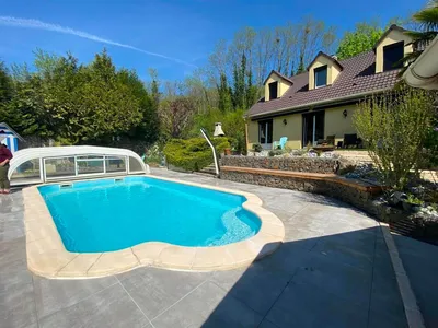 Création d’une terrasse carrelée autour d’une piscine à Champagne-sur-Seine