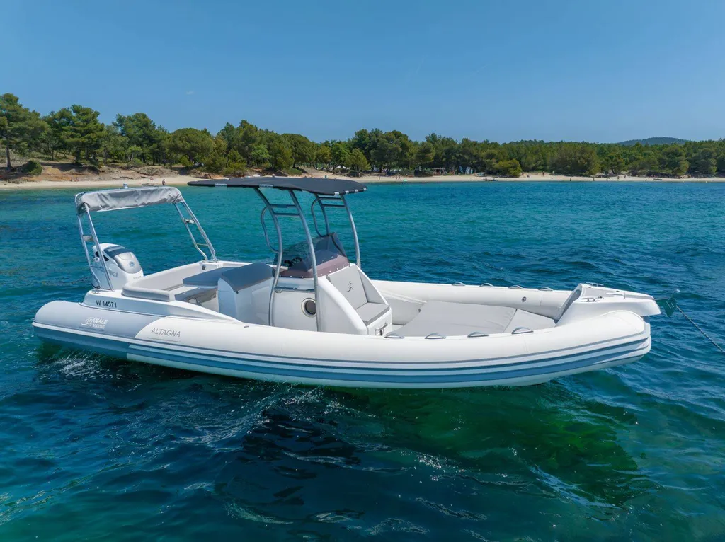 Bateau semi-rigide Altagna 800 Bandol