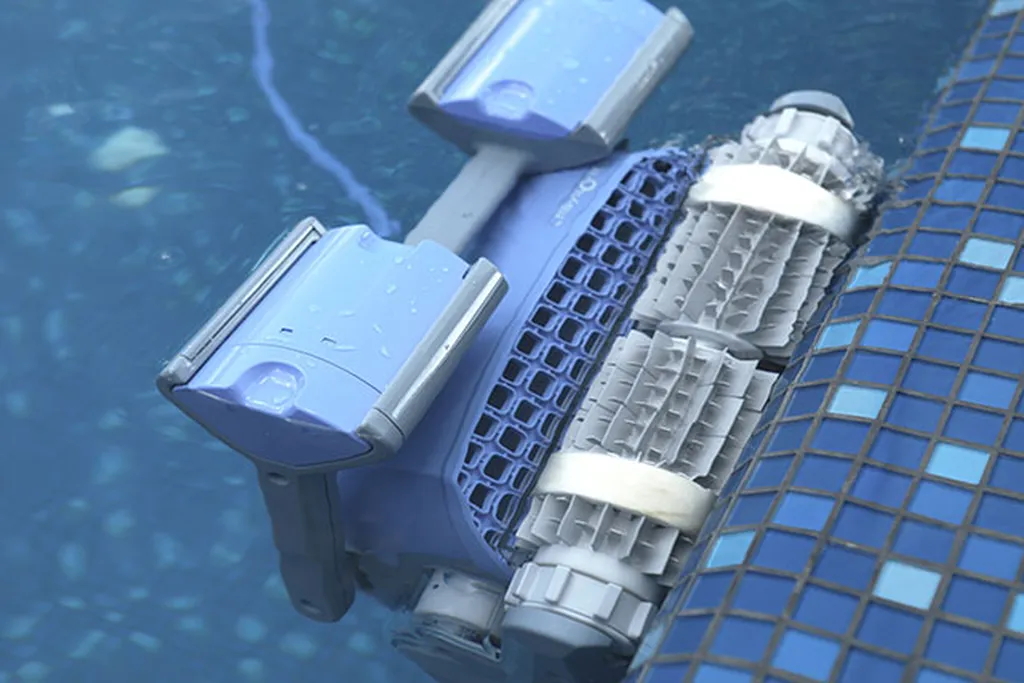 Robot de piscine - Dolphin M500 - Aquarev' Piscines - Volx 04130