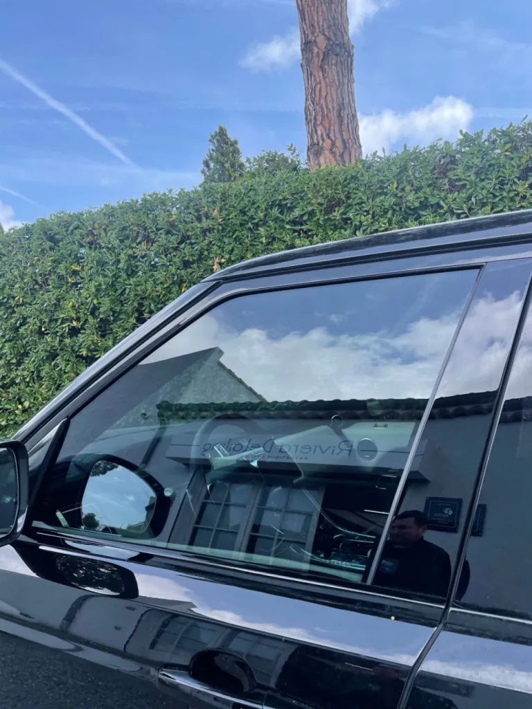 Pose d’un film solaire Range Rover Sport P400e à Saint-Laurent-du-Var près de Nice