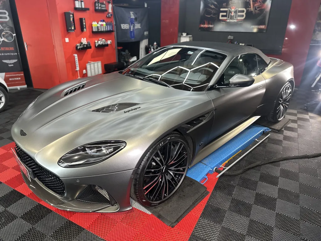 PPF complet sur Aston Martin DBS matte chez EMB Detailing proche Villefranche sur Saône 
