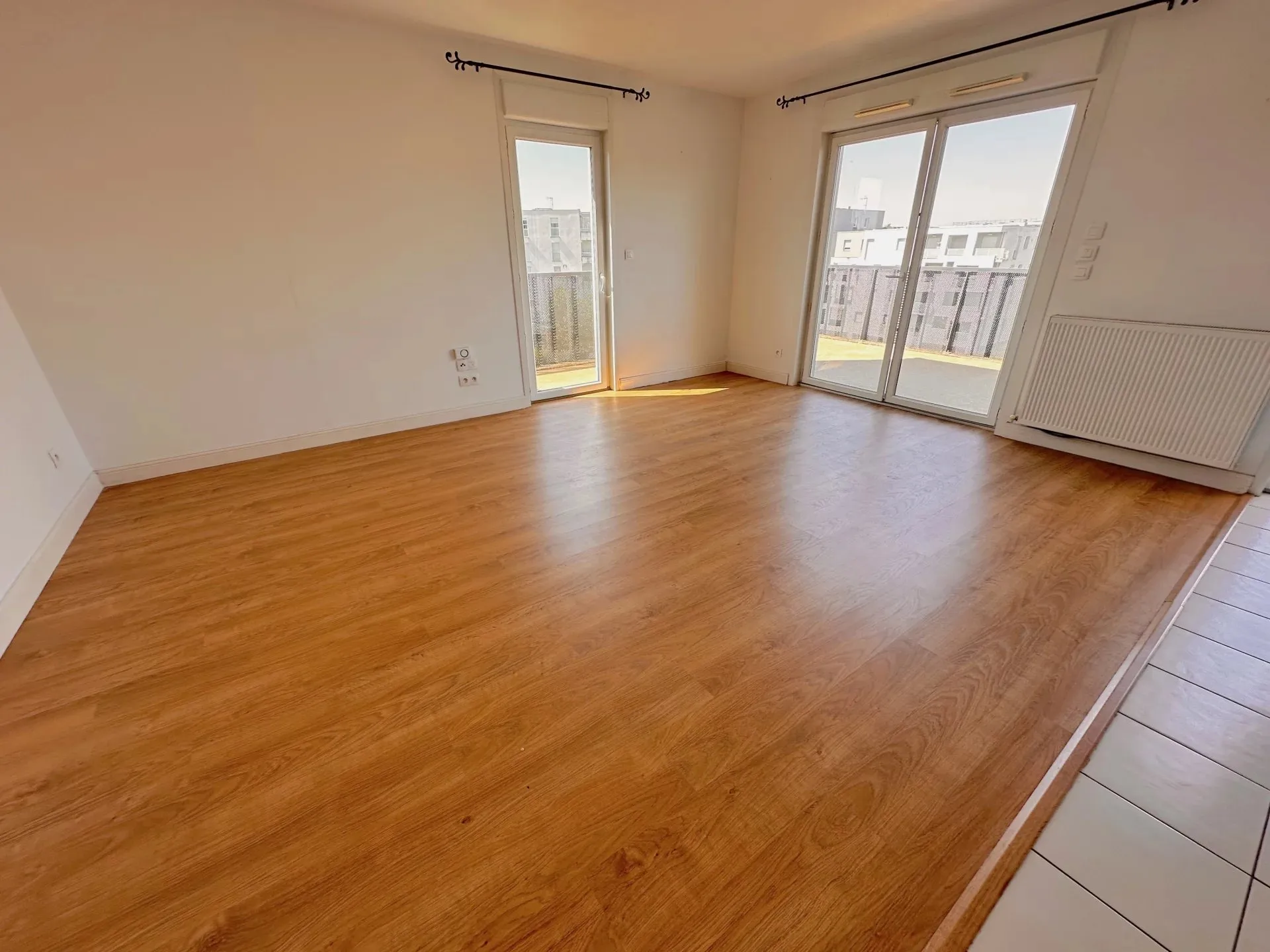 BRUGES LE TASTA - T3 avec Terrasse + 2 parkings - Ascenseur - 2 chambres