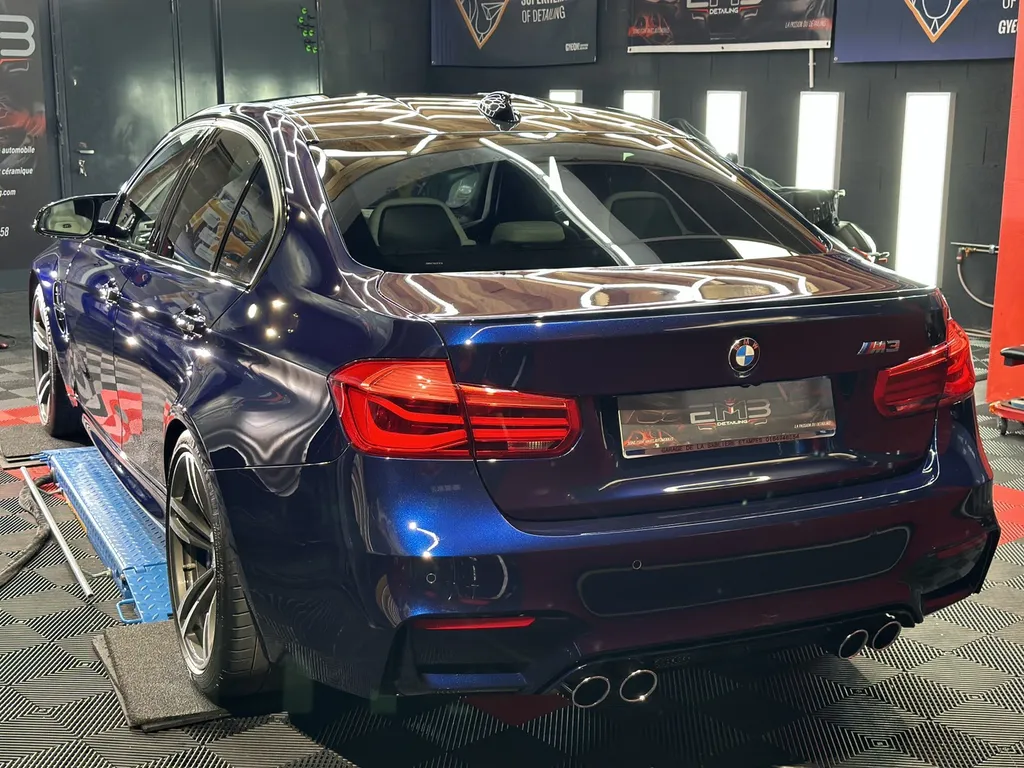 Detailing auto lyon traitement céramique carrosserie BMW M3