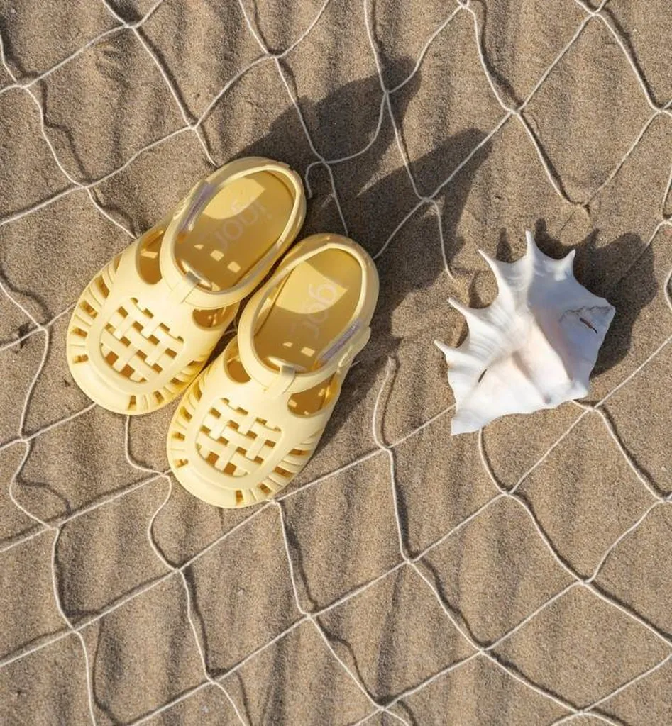 chaussure de plage pour bébé à Libourne